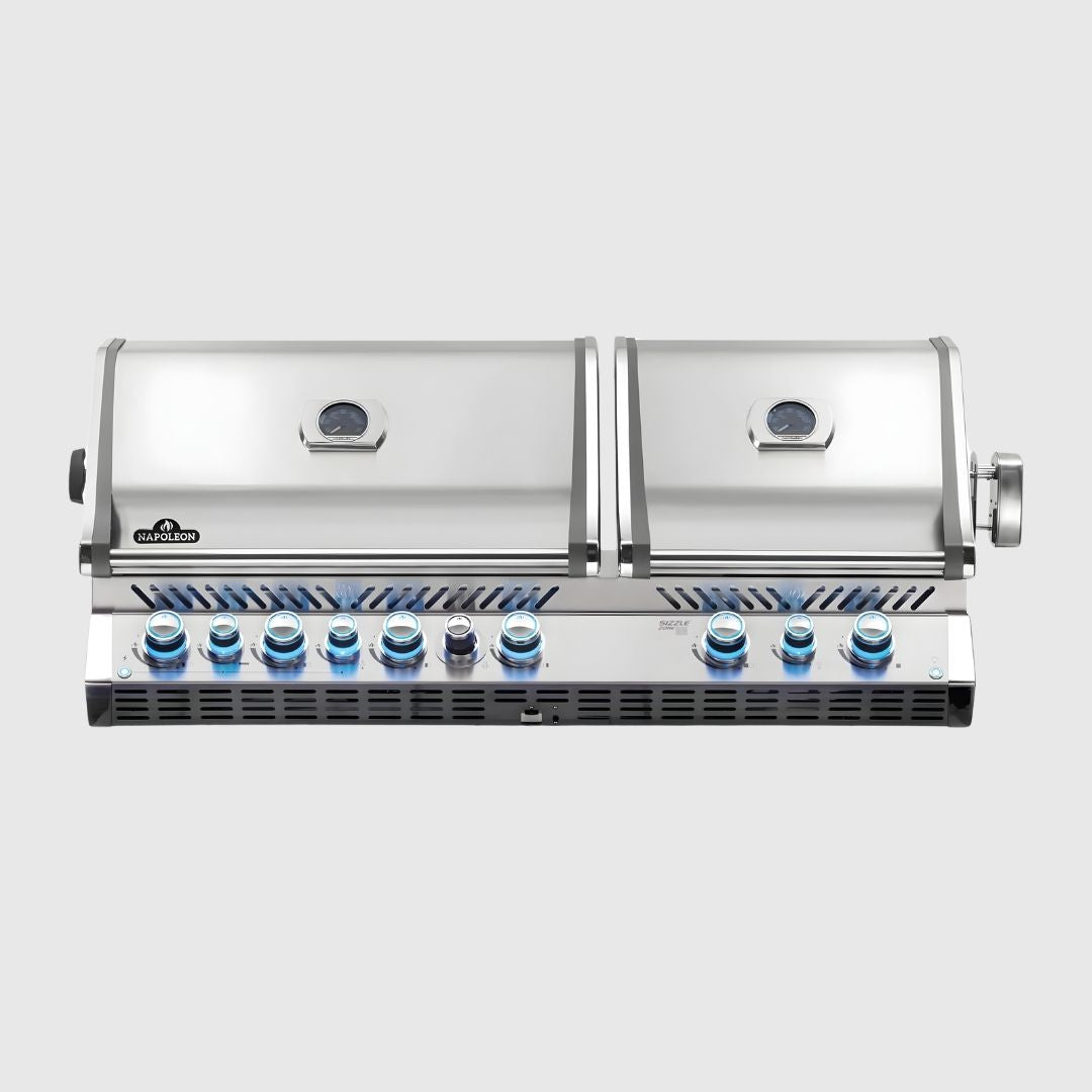 PRO™ 825 Propane Gas Grill with Infrared Rear & Bottom Burner